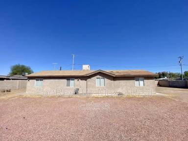 Main picture of 2802 W Adams St