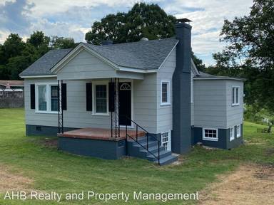 Main picture of 1328 E Main St