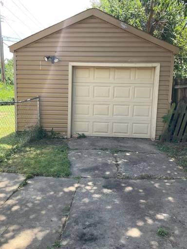 Main picture of 202 E Northrup Dr