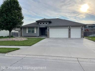 Main picture of 4602 S 198th St