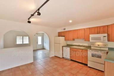 Main picture of 1438 E Sunnyside Dr