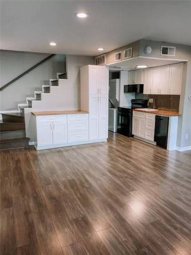 Main picture of 2725 Hood St