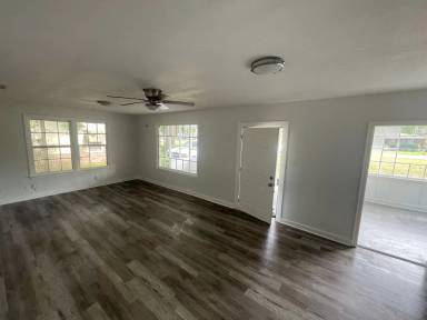 Main picture of 5115 Lynch Dr