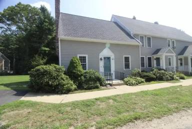 Main picture of 303 Twin Lakes Dr