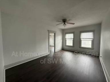 Main picture of 437 E Cherry St