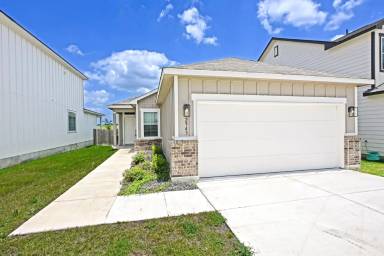 Main picture of 2943 Angelou St