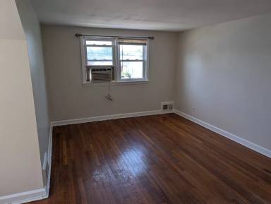 Main picture of 2563 Hawthorne Ave
