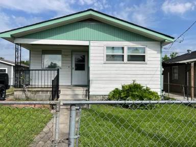 Main picture of 923 Wilker Neal Ave