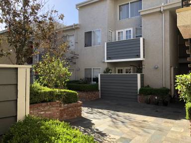 Main picture of 3616 Cardiff Ave