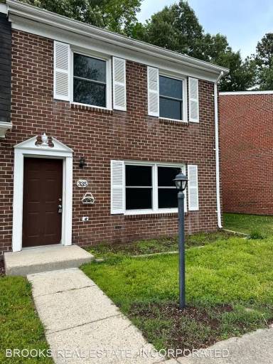 Main picture of 335 Susan Constant Dr