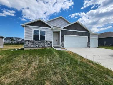 Main picture of 7612 Crossroads Dr SW