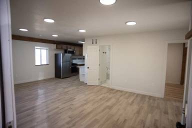 Main picture of 5855 Southview Rd