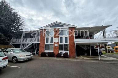 Main picture of 3418 N Proctor St