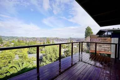 Main picture of 225 California Ave