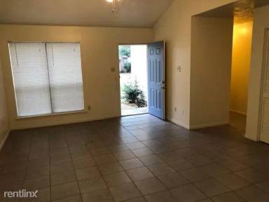 Main picture of 2500 Cypress Dr