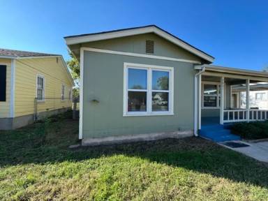 Main picture of 2601 S 21st St