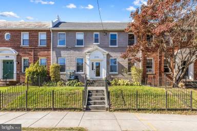 Main picture of 3940 7th St NE