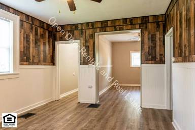 Main picture of 319 W Masterson Ave