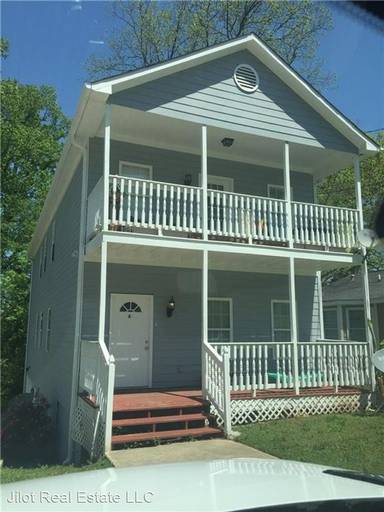 Main picture of 130 Vanira Ave SE