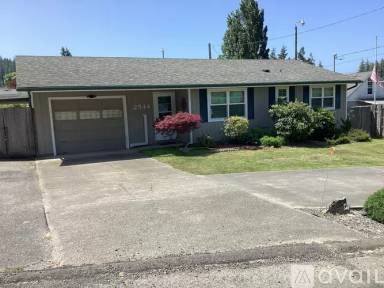 Main picture of 2544 Maple St