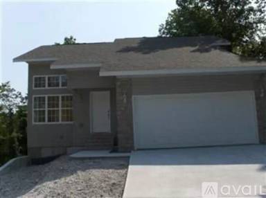 Main picture of 171 Hideaway St