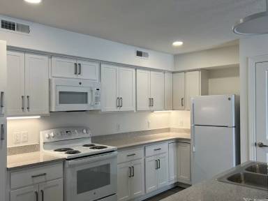 Main picture of 6160 Commerce Dr
