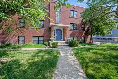 Main picture of 306 E 19th St