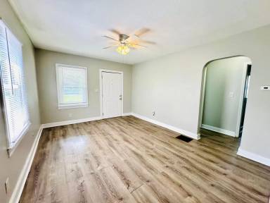 Main picture of 2703 Narragansett Dr