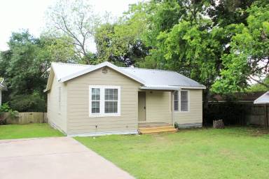 Main picture of 902 Thiel St