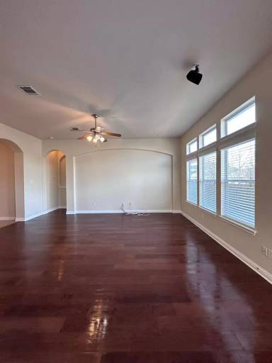 Main picture of 1706 Stonehaven Ln