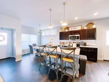 Main picture of Ellis Flats