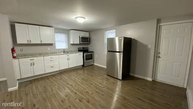 Main picture of 124 N Main St