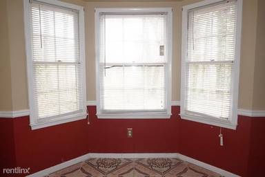 Main picture of 1 Spencer Oaks Ln Lithonia Ga