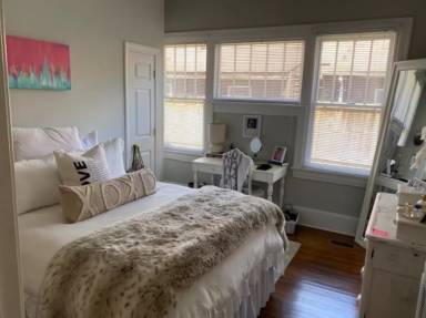 Main picture of 306 Lewis St