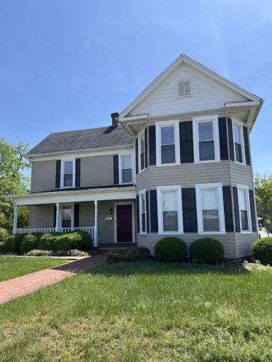 Main picture of 203 E Jackson Ave