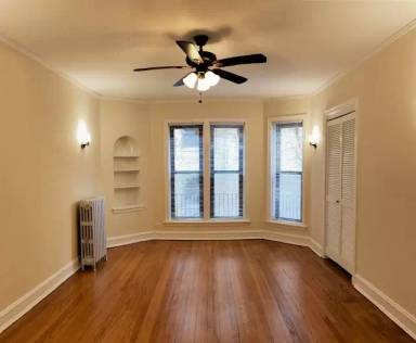 Main picture of 1248 W Addison St