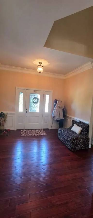 Main picture of 560 Lissara Lodge Dr