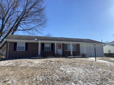 Main picture of 8 Saint David Dr