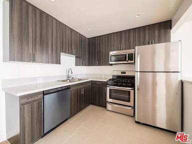 Main picture of 255 N Union Ave