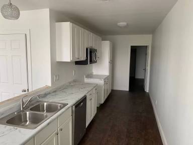 Main picture of 358 1/2 N Main St