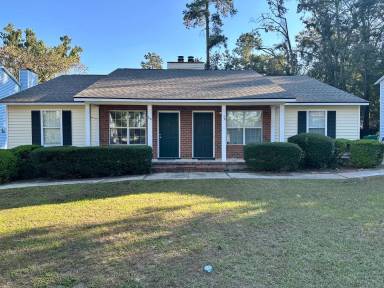 Main picture of 5 Wooddale Dr