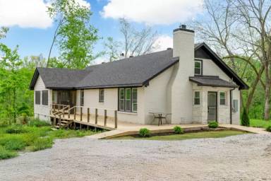 Main picture of 7441 Walsh Rd