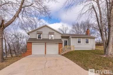 Main picture of 5730 Clark St
