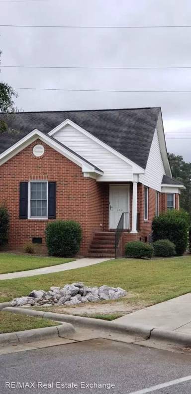 Main picture of 611 Amberdale West Cir