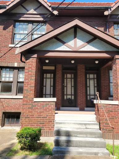 Main picture of 1415 McCausland Ave