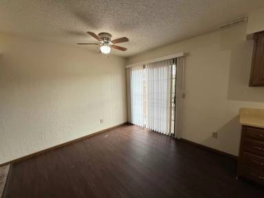 Main picture of 405 NW Nottingham Ln