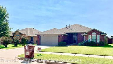 Main picture of 700 Eastview Dr