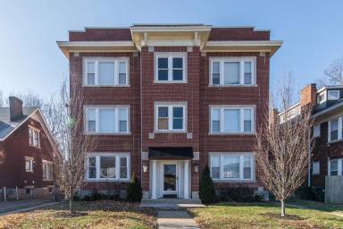 Main picture of 262 Kalmia Ave