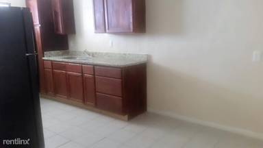 Main picture of 269 N San Joaquin Ave