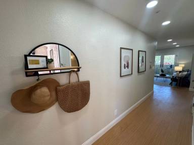 Main picture of 3648 Grand Ave
